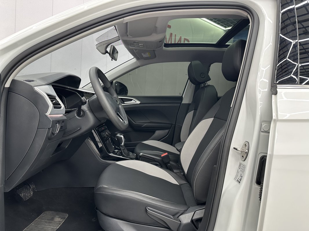 Volkswagen Taycan 4