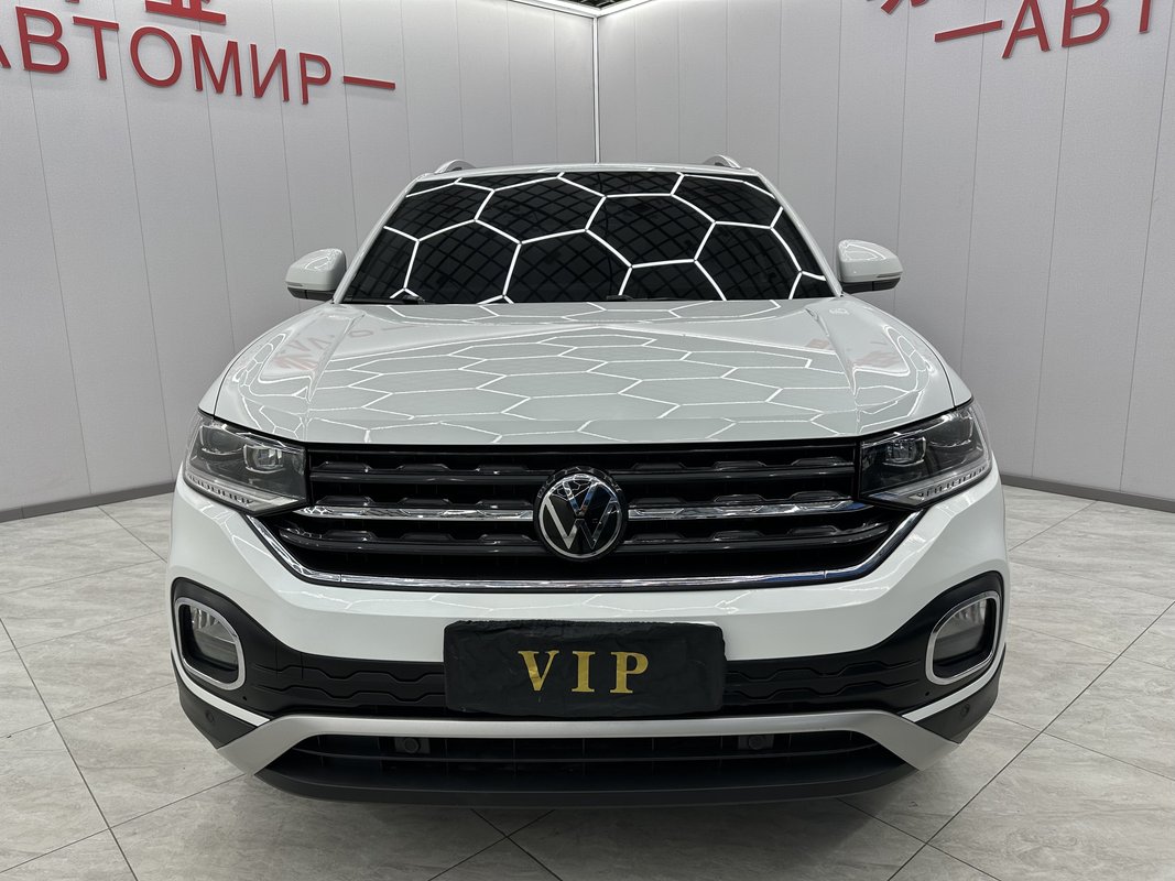 Volkswagen Taycan 3